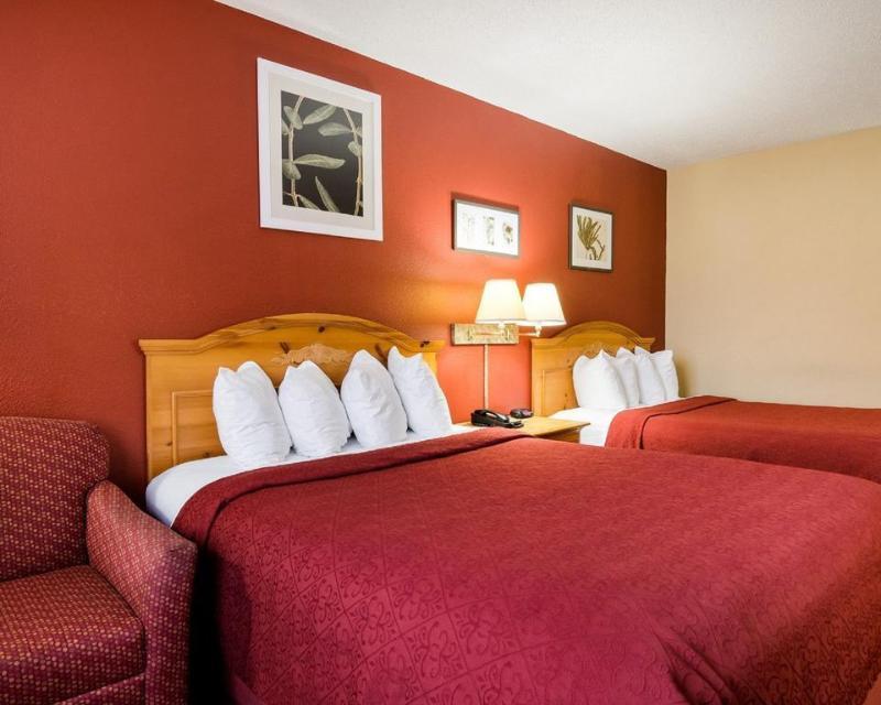 Quality Inn I-70 At Wanamaker Топика Экстерьер фото