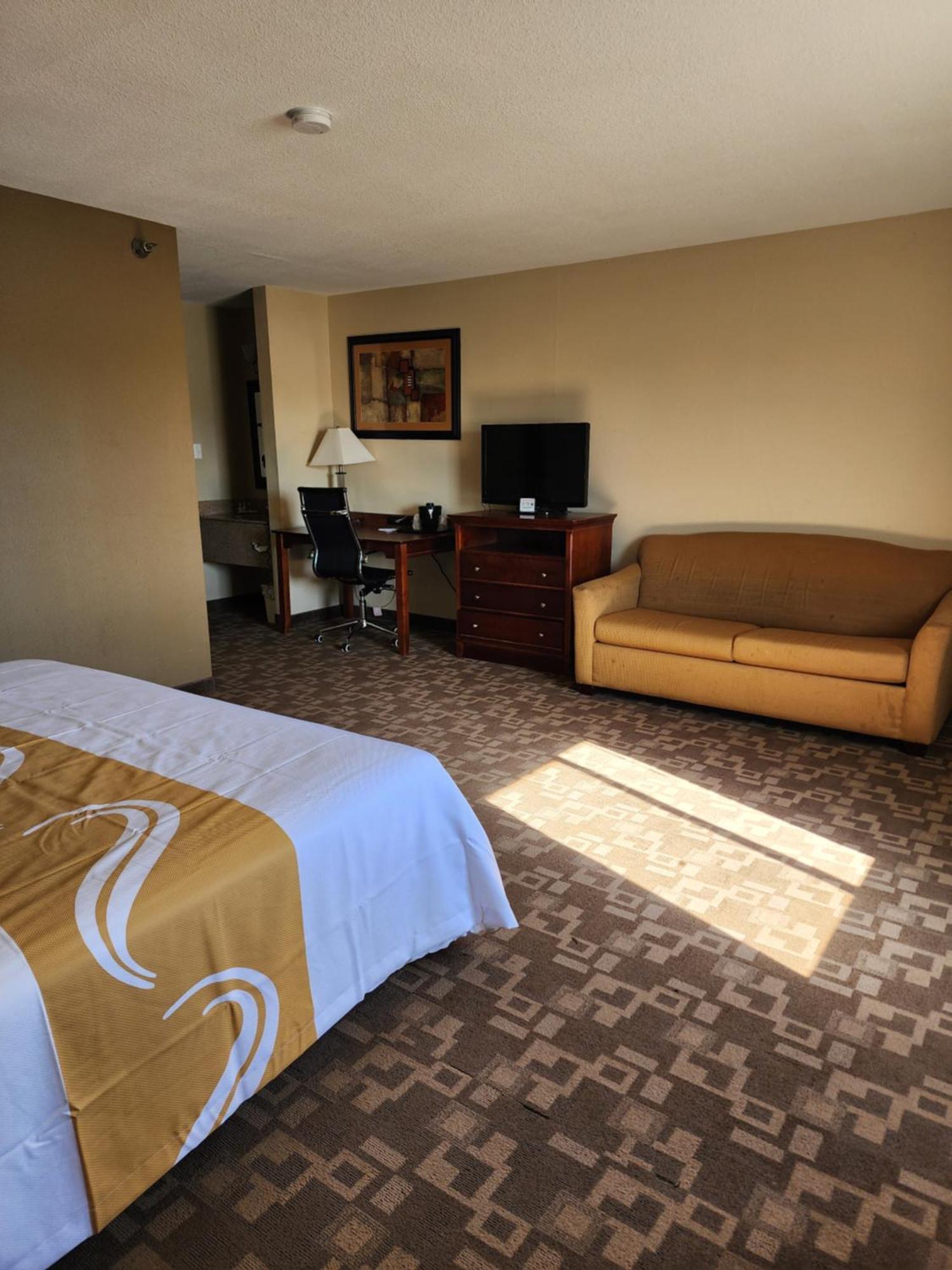 Quality Inn I-70 At Wanamaker Топика Экстерьер фото