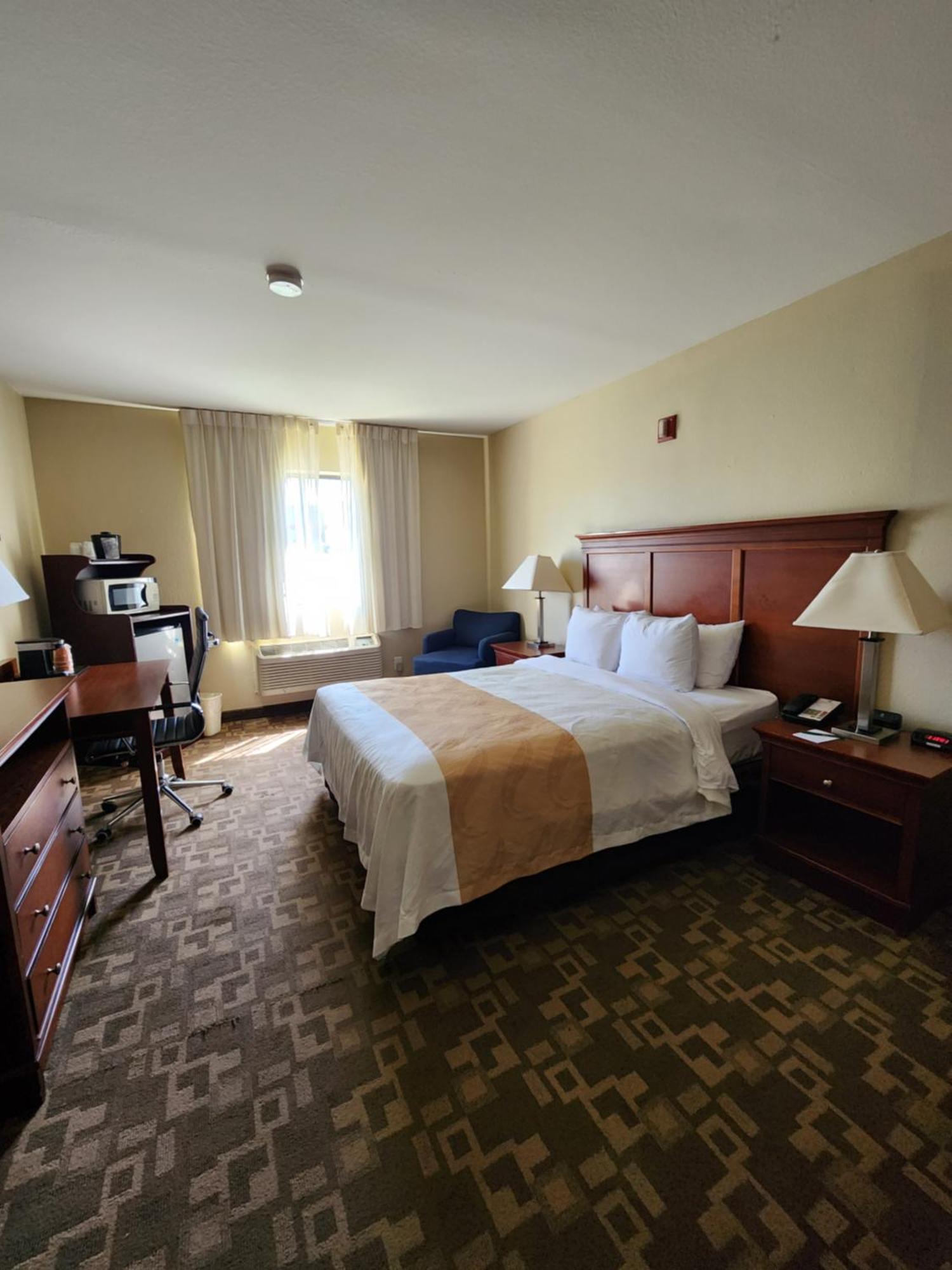 Quality Inn I-70 At Wanamaker Топика Экстерьер фото
