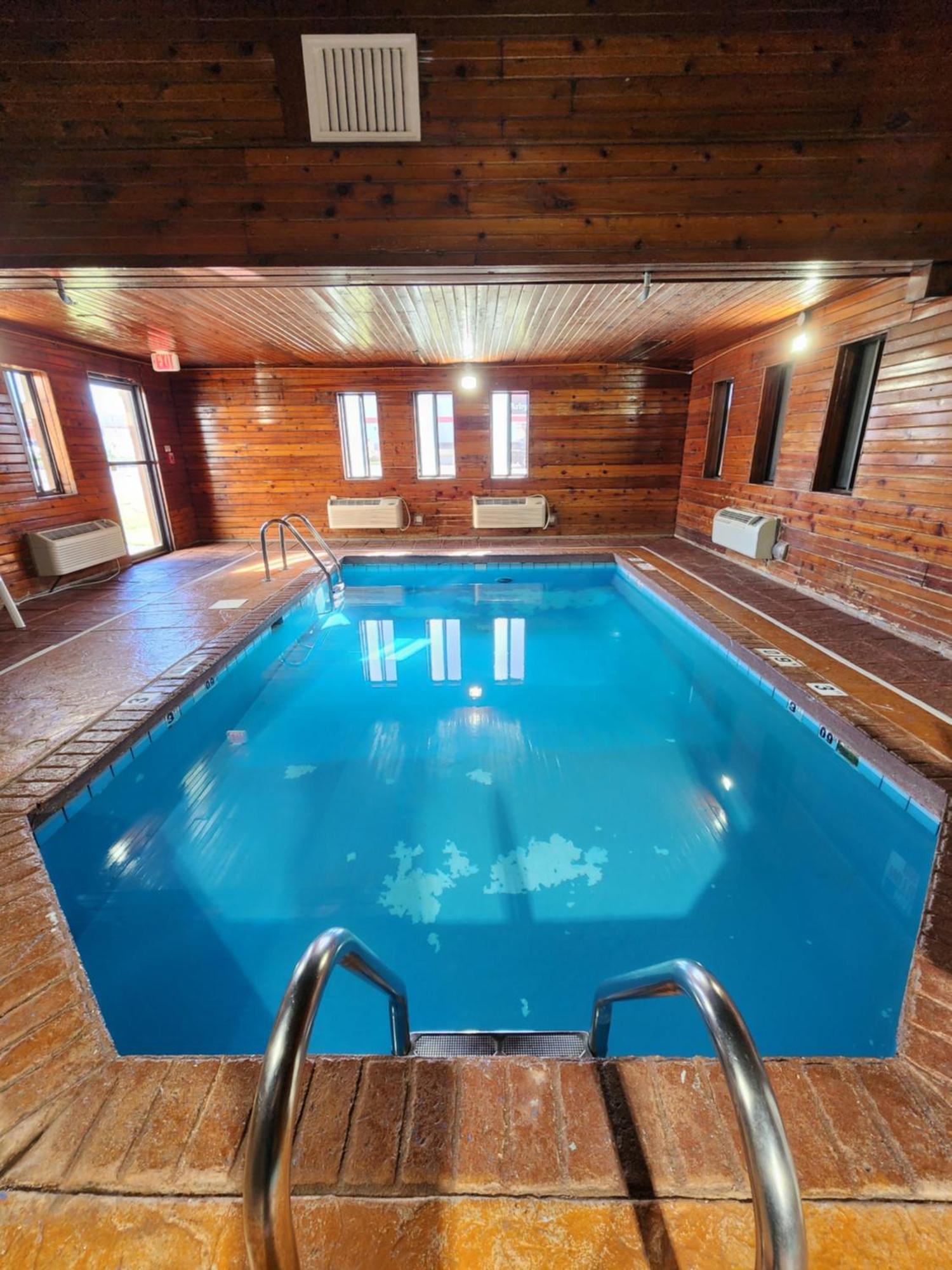 Quality Inn I-70 At Wanamaker Топика Экстерьер фото