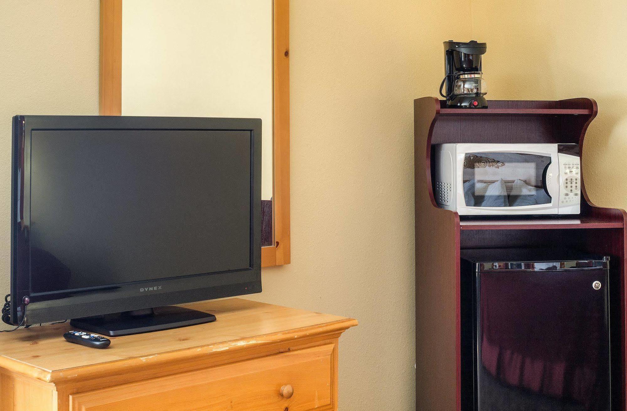 Quality Inn I-70 At Wanamaker Топика Экстерьер фото
