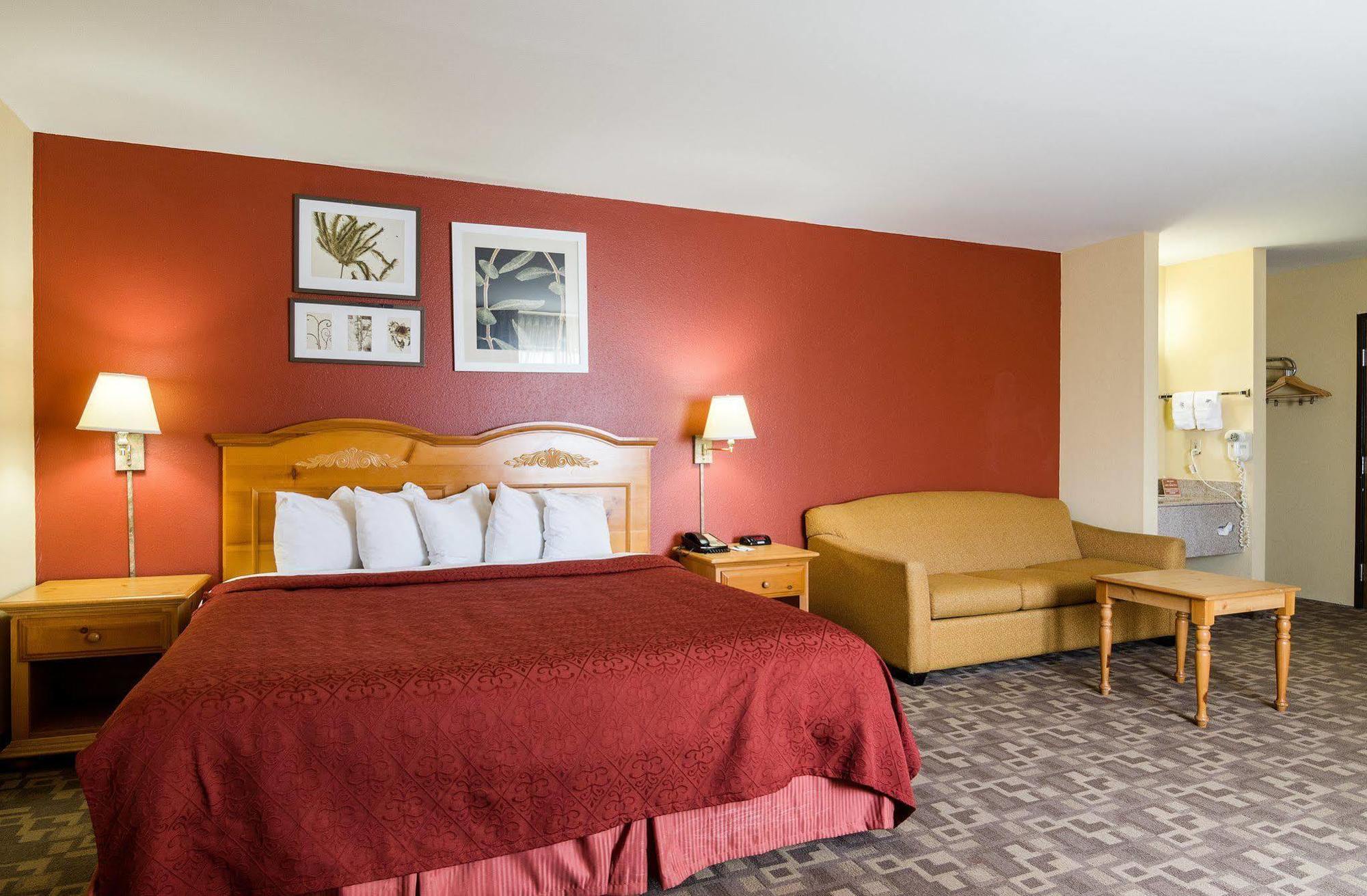 Quality Inn I-70 At Wanamaker Топика Экстерьер фото